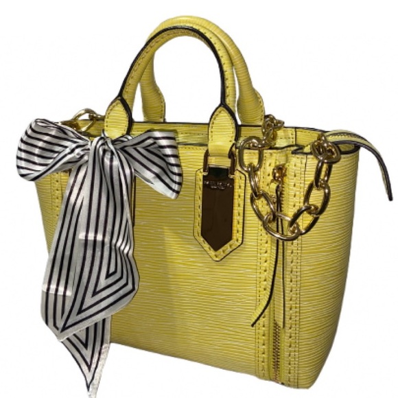 henri bendel Handbags - Henri Bendel “The a list mini satchel” unbranded chain (no strap)